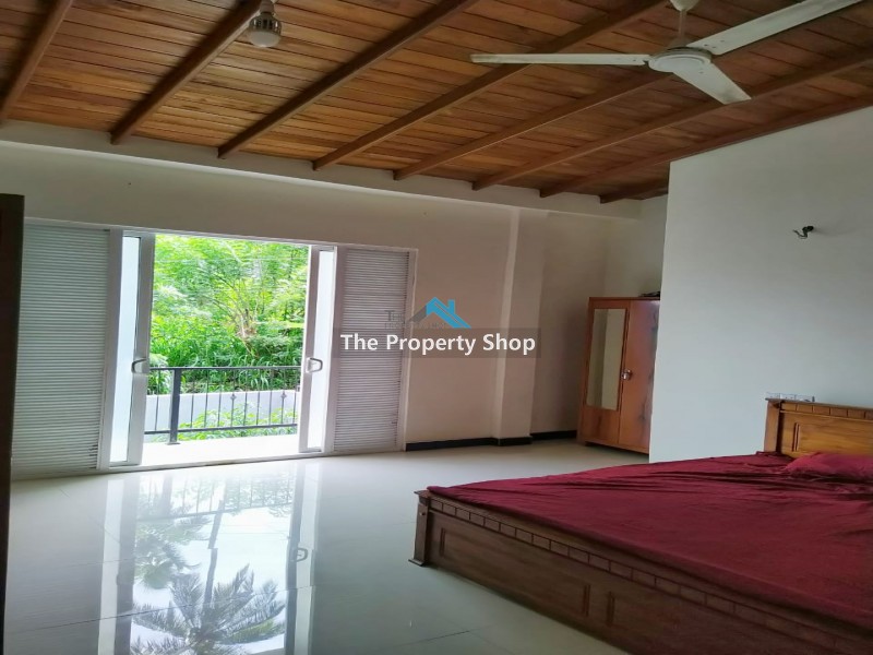 .60P Perch Two storied Beautiful house in "Haragama", Kandy.&bull; Ideal for Residence purpose.&bull; 05 Bedrooms with 03 bathrooms (1 separate servant wash room) &amp; Living, Dining and 02 Kitchen Area.&bull; Parking available for 05 vehicles in front space.&bull; Excellent view of the Hunnasgiriya mountain range&bull; Water, Electricity, Telephone facilities are available.&bull; 20Ft road access to the property.&bull; Documents in order&bull; Good neighborhood.&bull; Quiet natural surroundings.&bull; Easy access to Kandy&bull; Taxi Stand, Shops, mini Supermarkets, Bank: 10 minutes.&bull; Easy access to "Kandy Town", only 30 minutes away.  &bull; Price can be Negotiable☆ City limit in just:&deg; To Thennekumbura Clock Tower : 03Km&deg; To Kandy town: 09Km&deg; Distance from house to the main road: 100mCall us for an appointment to visit the property.Please contact us for more Details: Hotline - 0815662566 / 0777 507501                                       Genuine buyers only.NO BROKERS PLEASE..Visit our website for more properties.