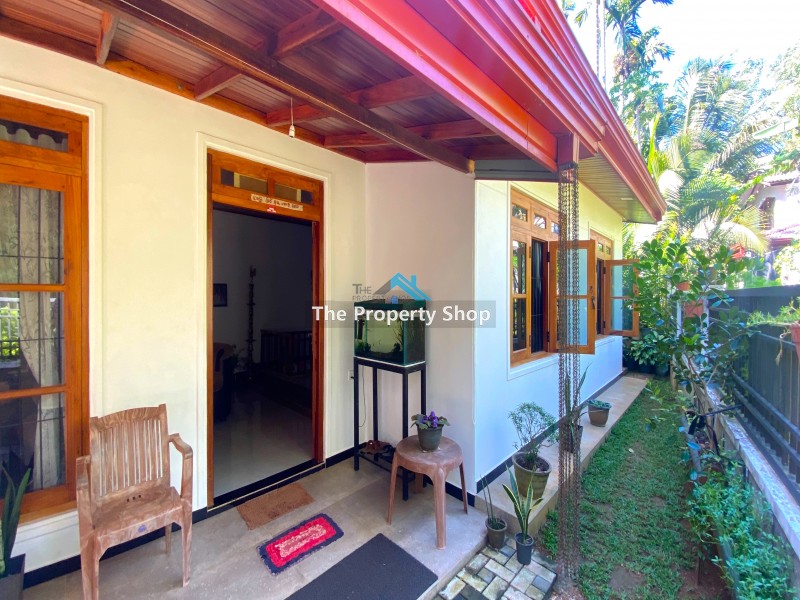 ull; 11 Perch house in "KIRIBATHKUBURA "Kandy.ull; 4 Bedrooms with 1 bathrooms Living, Dining and Kitchen Area.ull; Parking available for 2 vehicles in front space.ull; Water, Electricity, Telephone facilities are available.ull; 12F road access to the property.ull; Documents in order.ull; Good neighbourhood.ull; Quiet natural surroundings.ull; Easy access to Kiribathkubura town.ull; Taxi Stand, Shops, mini Supermarkets,Bank: 5 minutes.ull; Easy access to "peradeniya Town" only 10 minutes away.                                                       ull; City limit in just:         Peradeniya town : 6Km                 To kiribthkubura town: 3km        Distance from house to the main road: 900mCall us for an appointment to visit the propertPlease contact us for more Details: Hotline - 0815662566 / 0777 507 501Genuine buyers only.NO BROKERS PLEASE..