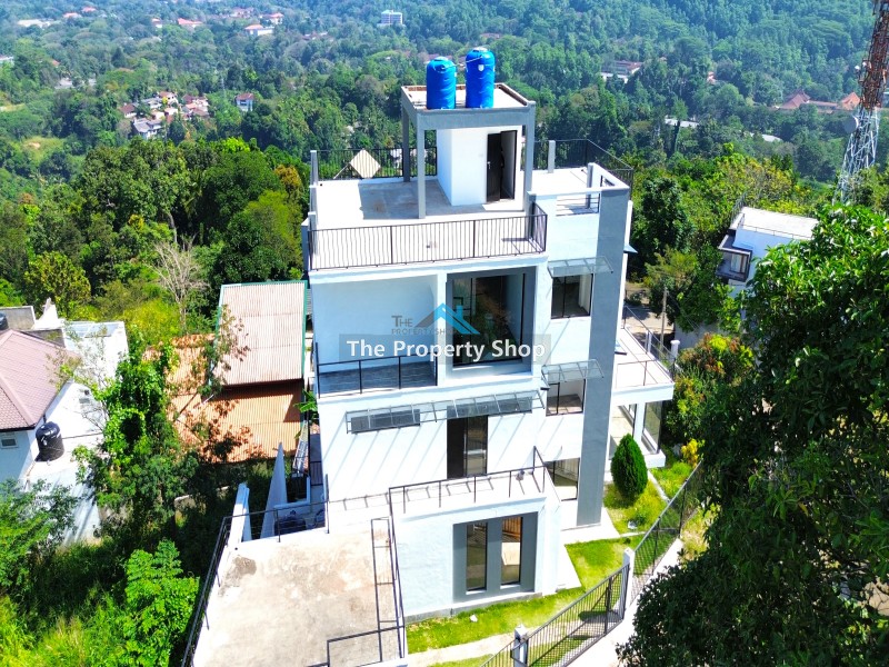 ull; 10 Perch house in "Peradeniya "Kandy. ull; 6 Bedrooms with 5 bathrooms Living, Dining and Kitchen Area.ull; Parking available for 2 vehicles in front space.ull; Water, Electricity, Telephone facilities are available.ull; 12F road access to the property.ull; Documents in order.ull; Good neighbourhood.ull; Quiet natural surroundings.ull; Easy access to peardeniya town. ull; Taxi Stand, Shops, mini Supermarkets,Bank: 5 minutes.ull; Easy access to "Peradeniya Town" only 10 minutes away.                                                       ull; City limit in just:          peradeniya town : 4Km                  To Agunawela town: 800m         Distance from house to the main road: 500mCall us for an appointment to visit the propertPlease contact us for more Details: Hotline - 0815662566 / 0777 507 501Genuine buyers only.NO BROKERS PLEASE..